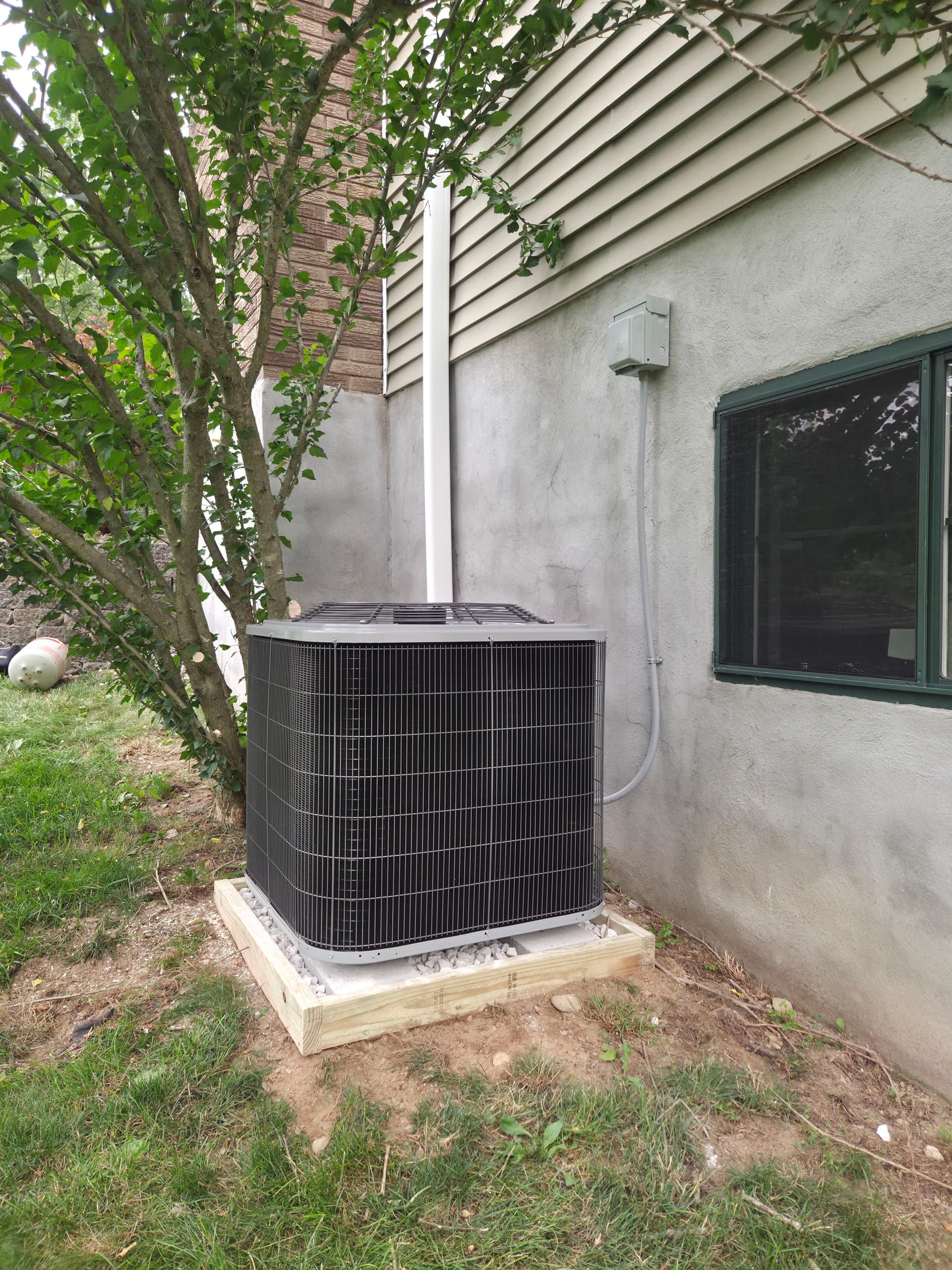 Gallery photos for Old 2-Ton AC Swapped for a Stronger 2.5-Ton Setup: Image #1